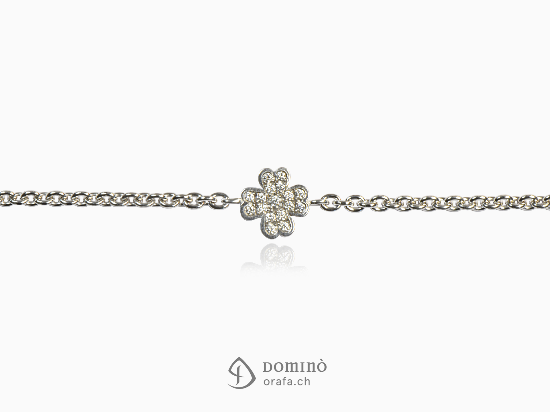 Four leaf clover bracelet with diamonds